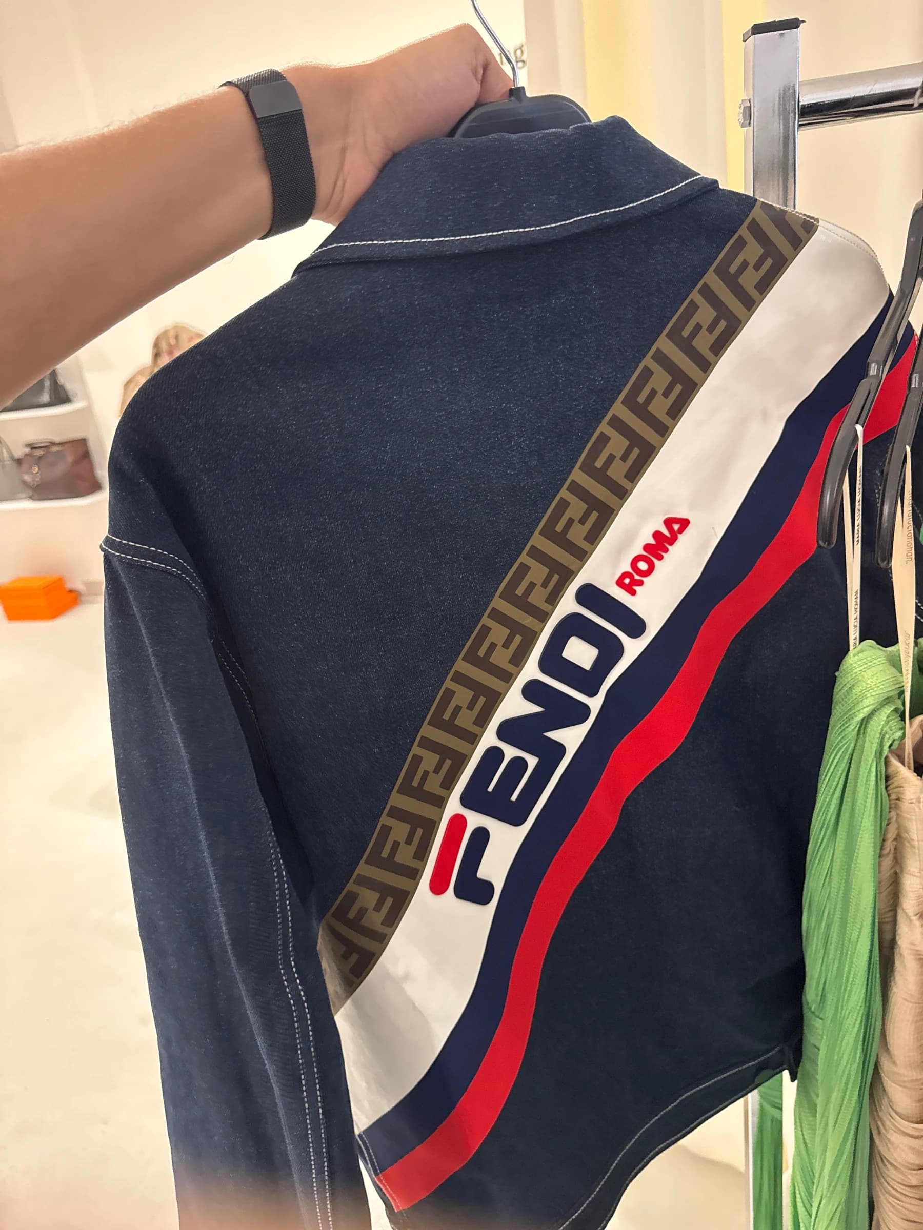 Fendi Mania Logolu Lacivert Denim Ceket (gemini+nanobanana pro) görsel 7