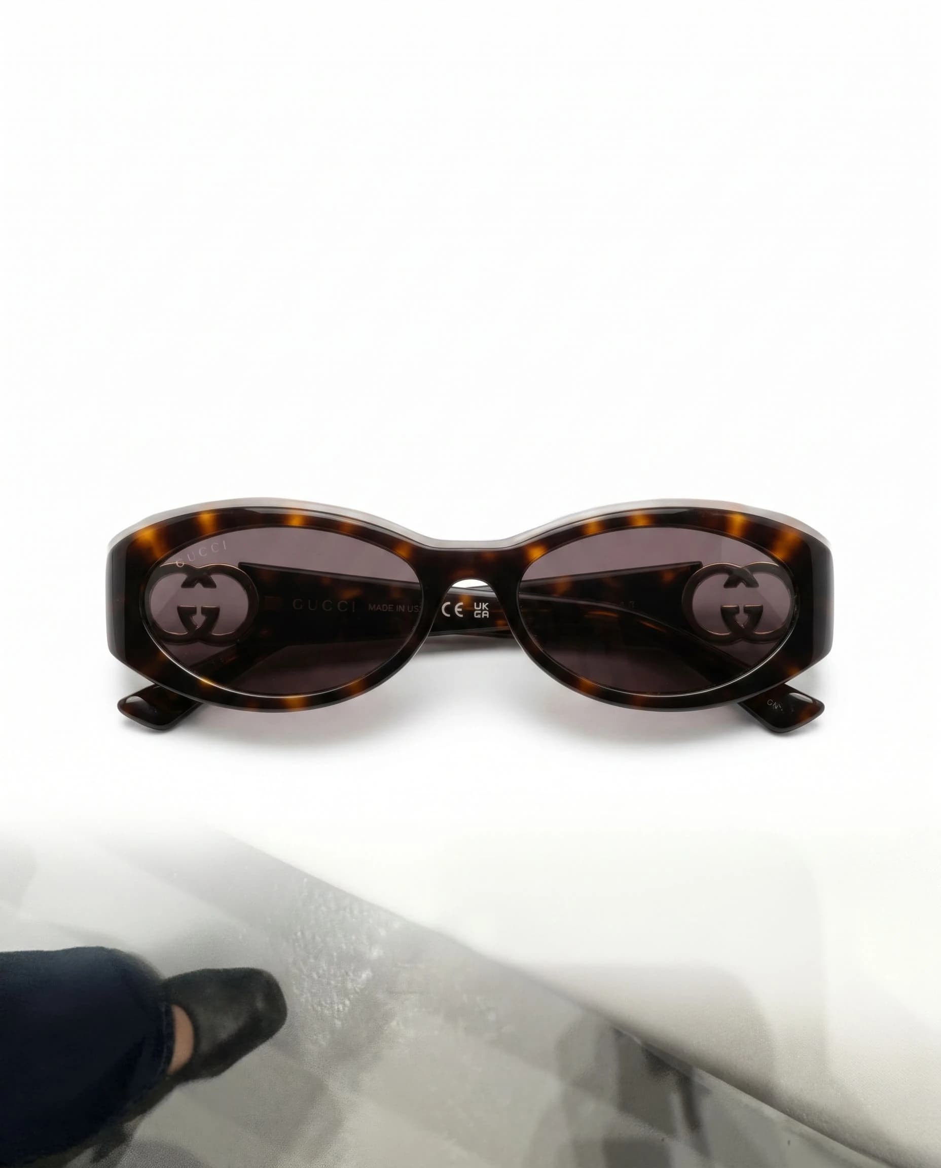 Gucci Oval Kaplumbağa Desenli Güneş Gözlüğü