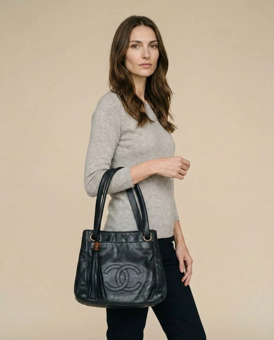 Chanel CC Logolu Siyah Deri Omuz Çantası görsel 2
