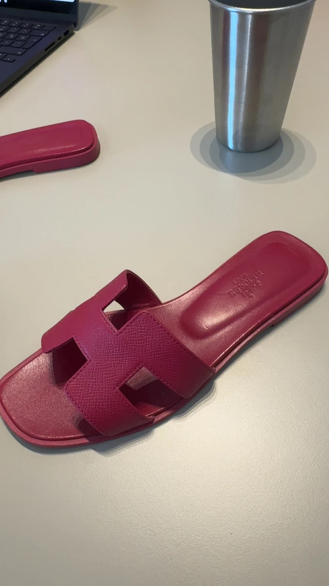 Hermès Oran Dana Derisi Fuşya Sandalet görsel 7